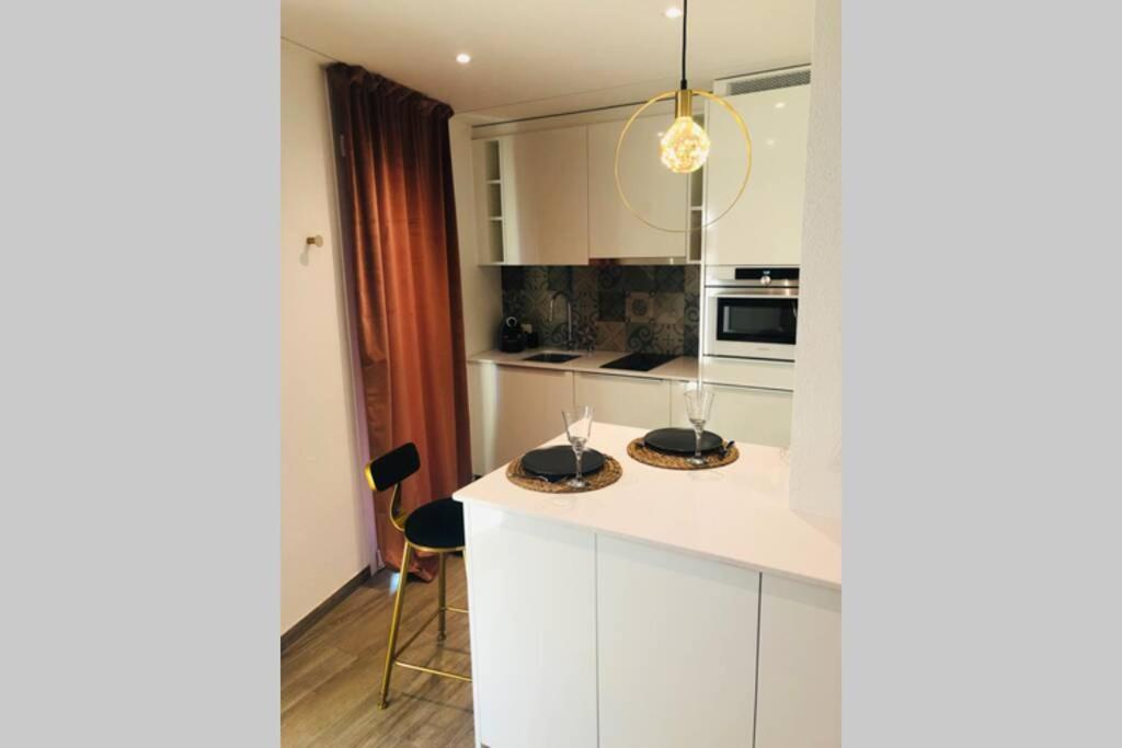Ferienwohnung Beautiful Cocoon Neuenburg Exterior foto